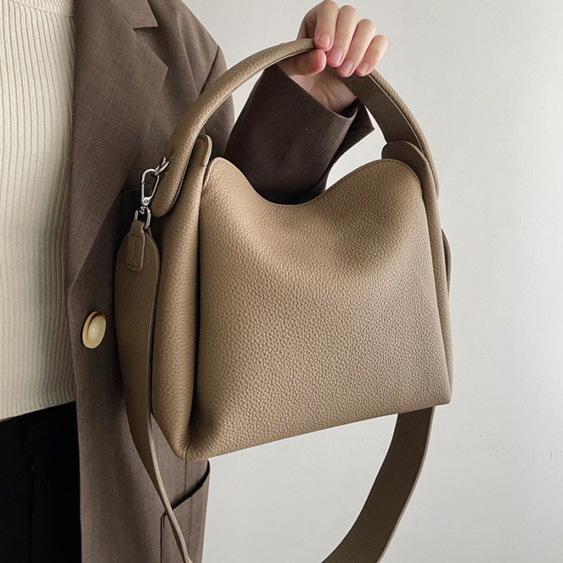 "Elegance Everywhere – Luxe Women’s All-Match Shoulder Messenger"